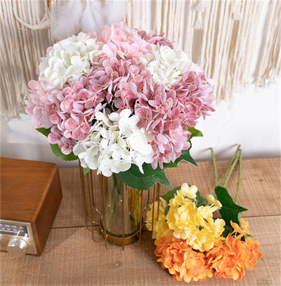 Handfeeling-hydrangea-01
